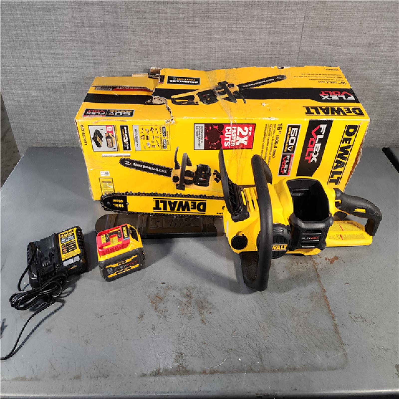 HOUSTON LOCATION - AS-IS DEWALT  FLEXVOLT 60V MAX 16in. Brushless Cordless Battery Powered Chainsaw Kit with (1) FLEXVOLT 6 Ah Battery & Charger