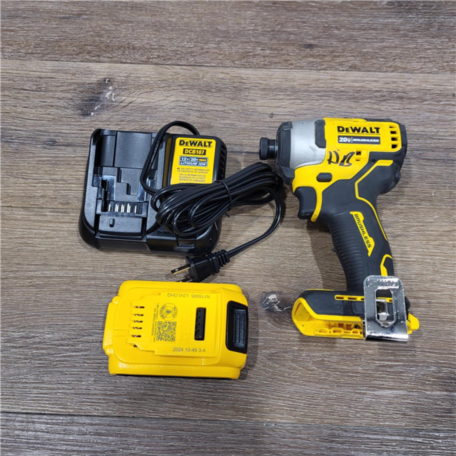 AS-IS DEWALT ATOMIC 20V MAX* Brushless Cordless Compact 1/4 in. Impact Driver Kit