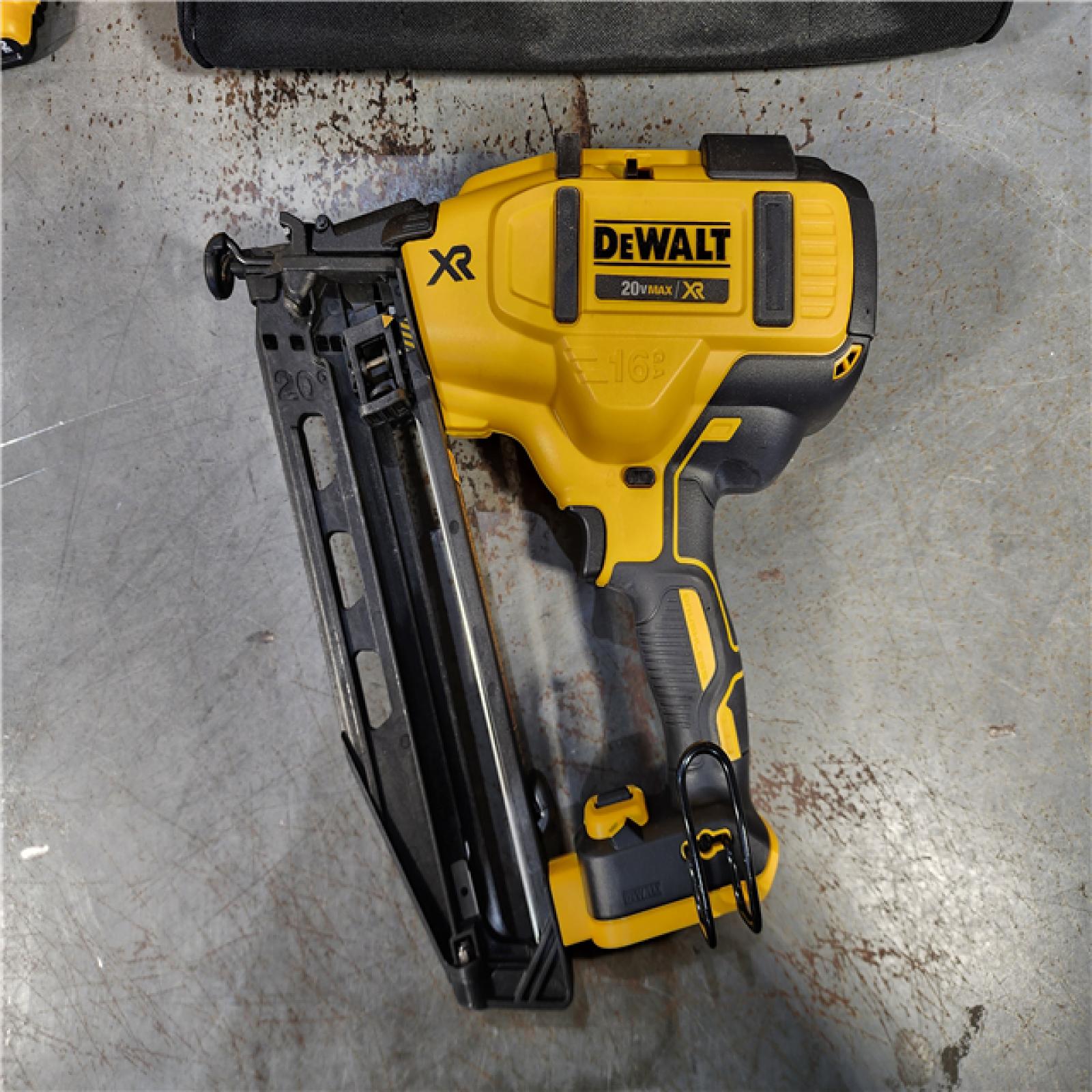 HOUSTON LOCATION - AS-IS DeWalt DCN660D1 20V 16 Gauge Cordless Angled Finish Nailer Kit W/ 2Ah Battery