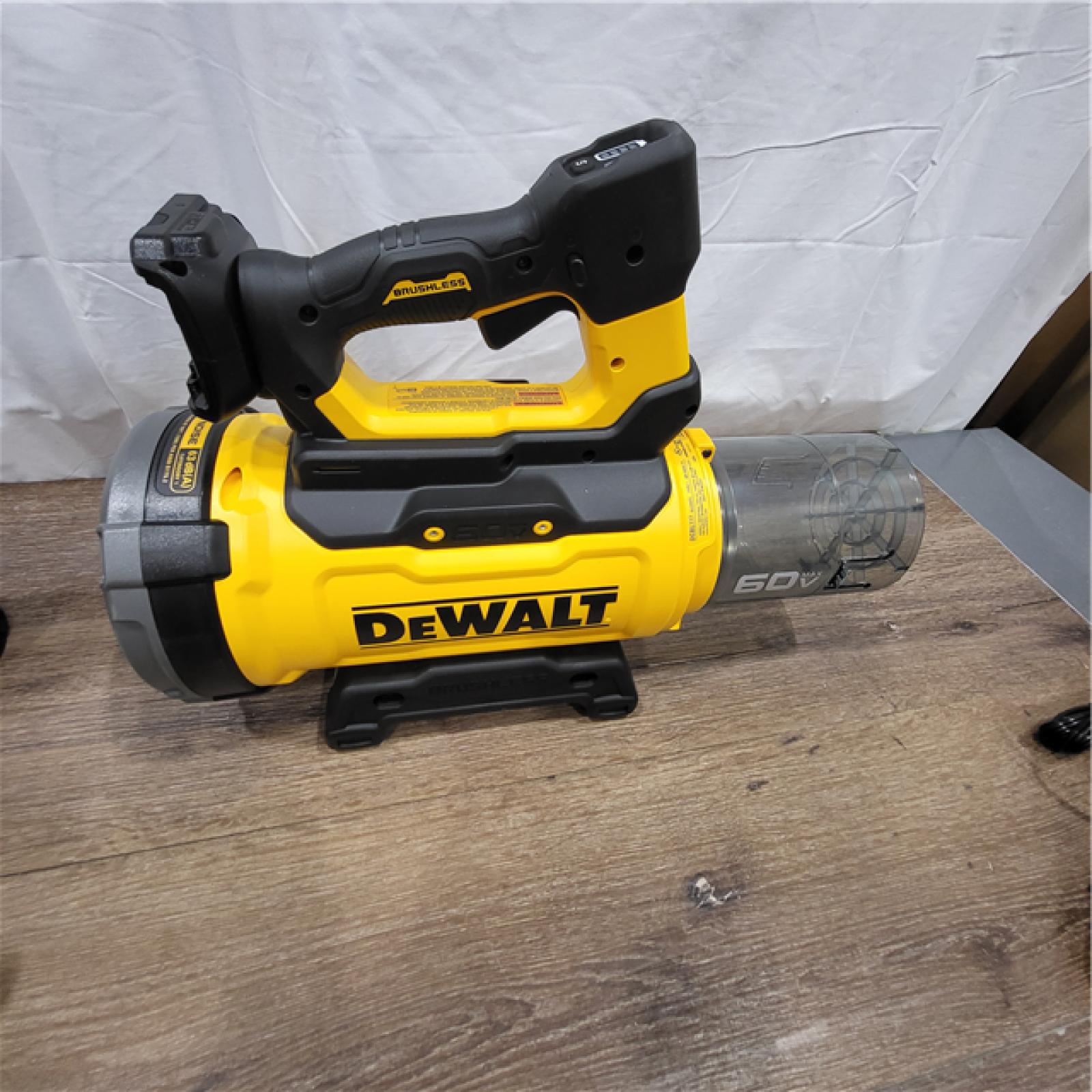 AS-IS FLEXVOLT 60V MAX 160 MPH 760 CFM Brushless Cordless  and Charger