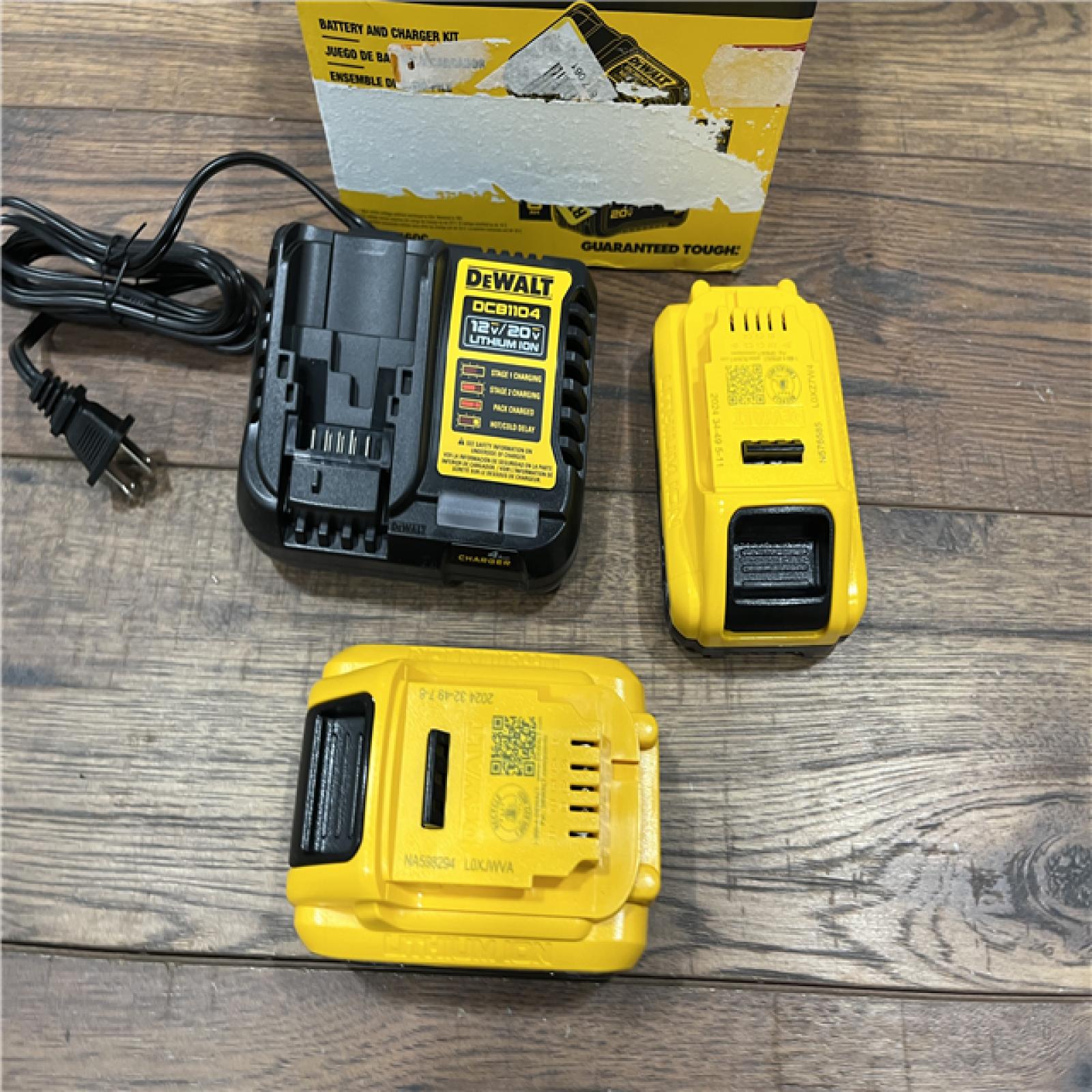 AS-IS DEWALT 20V MAX Lithium-Ion 6.0Ah and 4.0Ah Battery and Charger Starter Kit