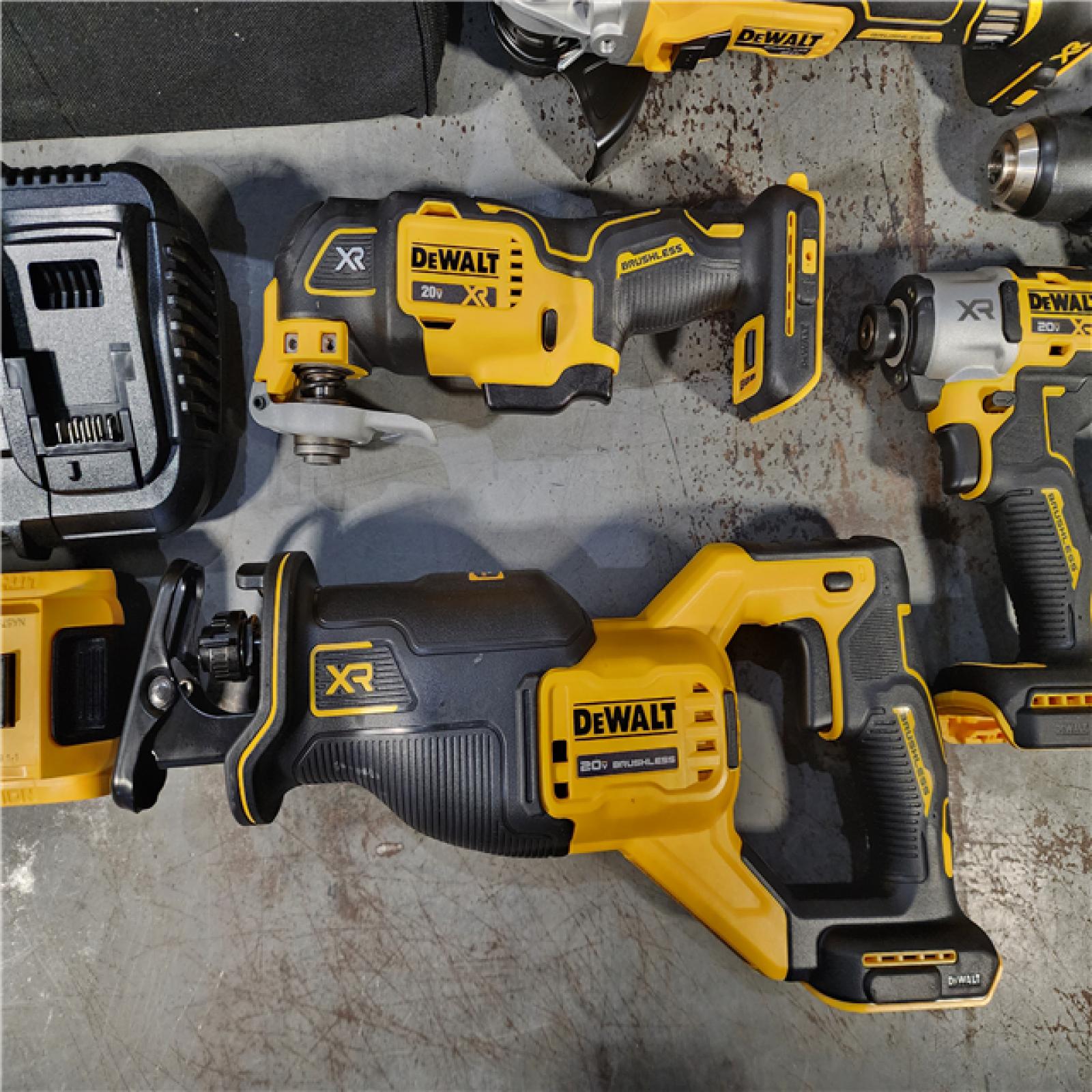 HOUSTON LOCATION - AS-IS (APPEARS LIKE NEW) DEWALT 20V 6-TOOL COMBO KIT