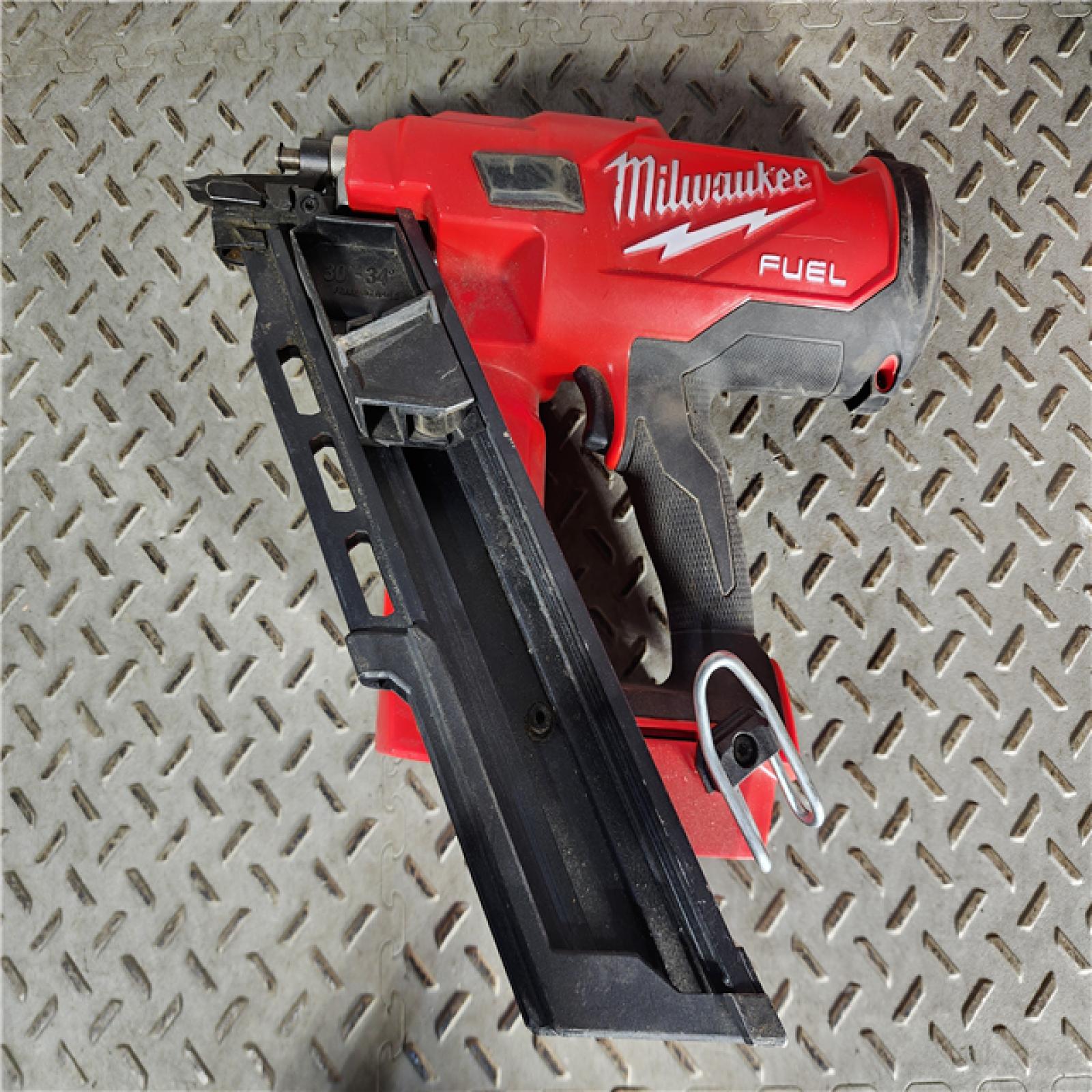 HOUSTON LOCATION - AS-IS Milwaukee M18 FUEL 30 Degree Framing Nailer (TOOL ONLY)