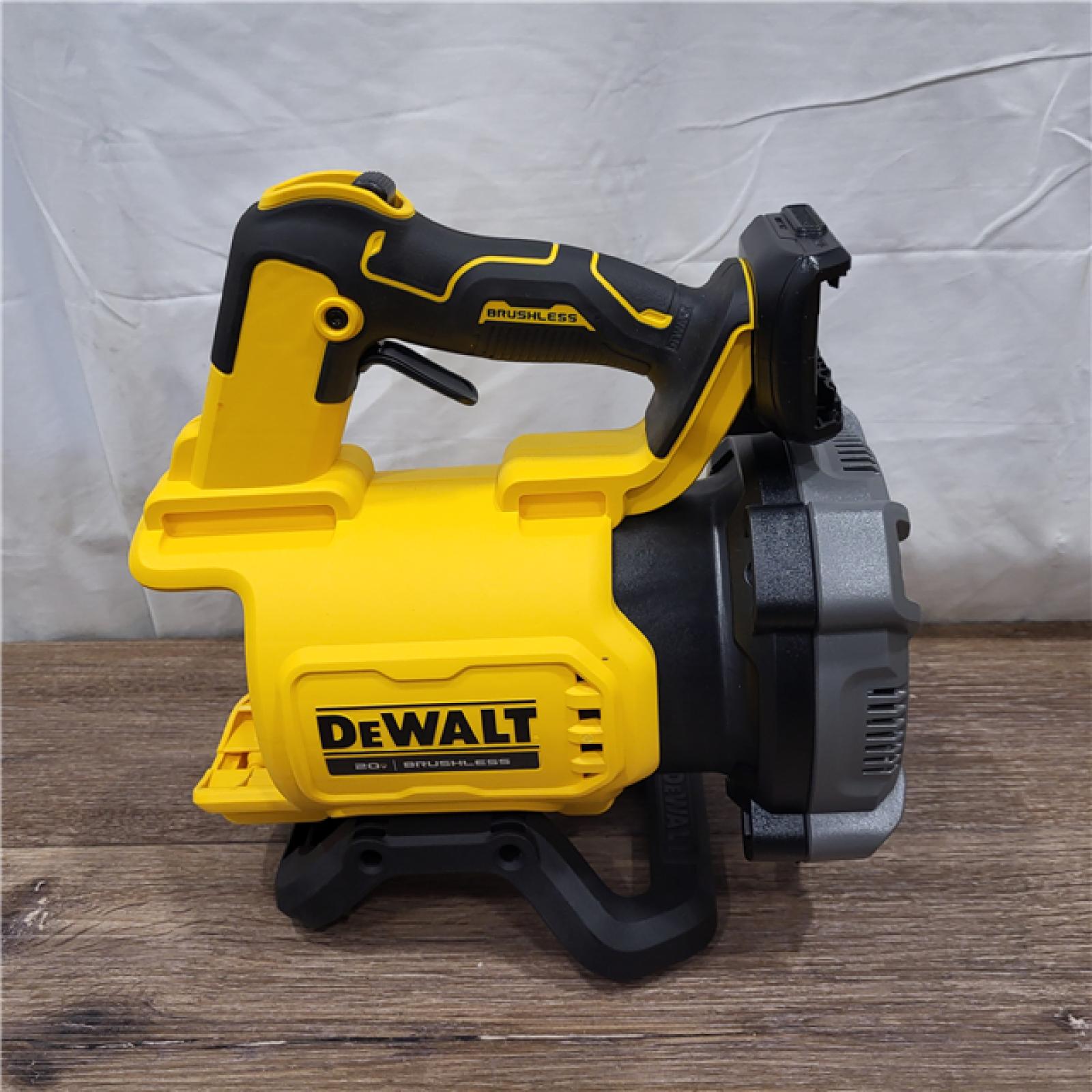 AS-IS DEWALT 20V MAX* XR Brushless Cordless Handheld Blower Kit