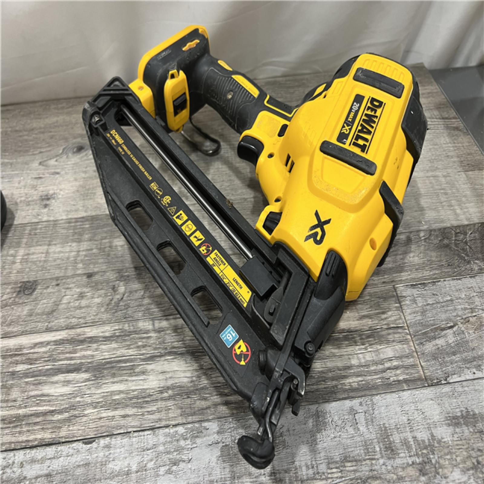 AS-IS DeWalt DCN660D1 20V 16 Gauge Cordless Angled Finish Nailer Kit W/ 2Ah Battery