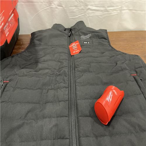 AS-IS Men's X-Large M12 12V Lithium-Ion Cordless AXIS Black Heated Vest (Vest Only)