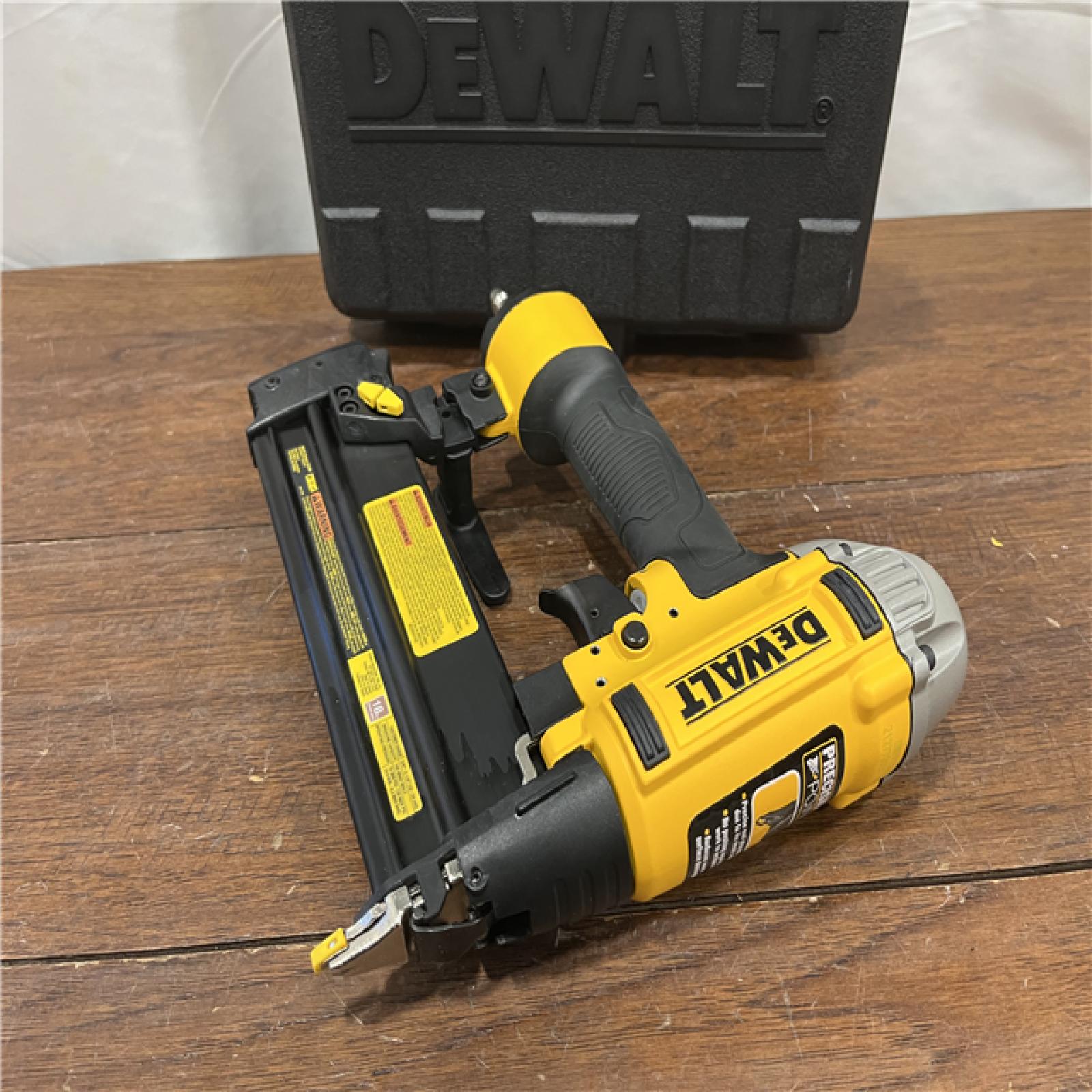 AS-ISDeWalt DWFP12233 18 Gauge Precision Point Brad Nailer with Selectable Trigger