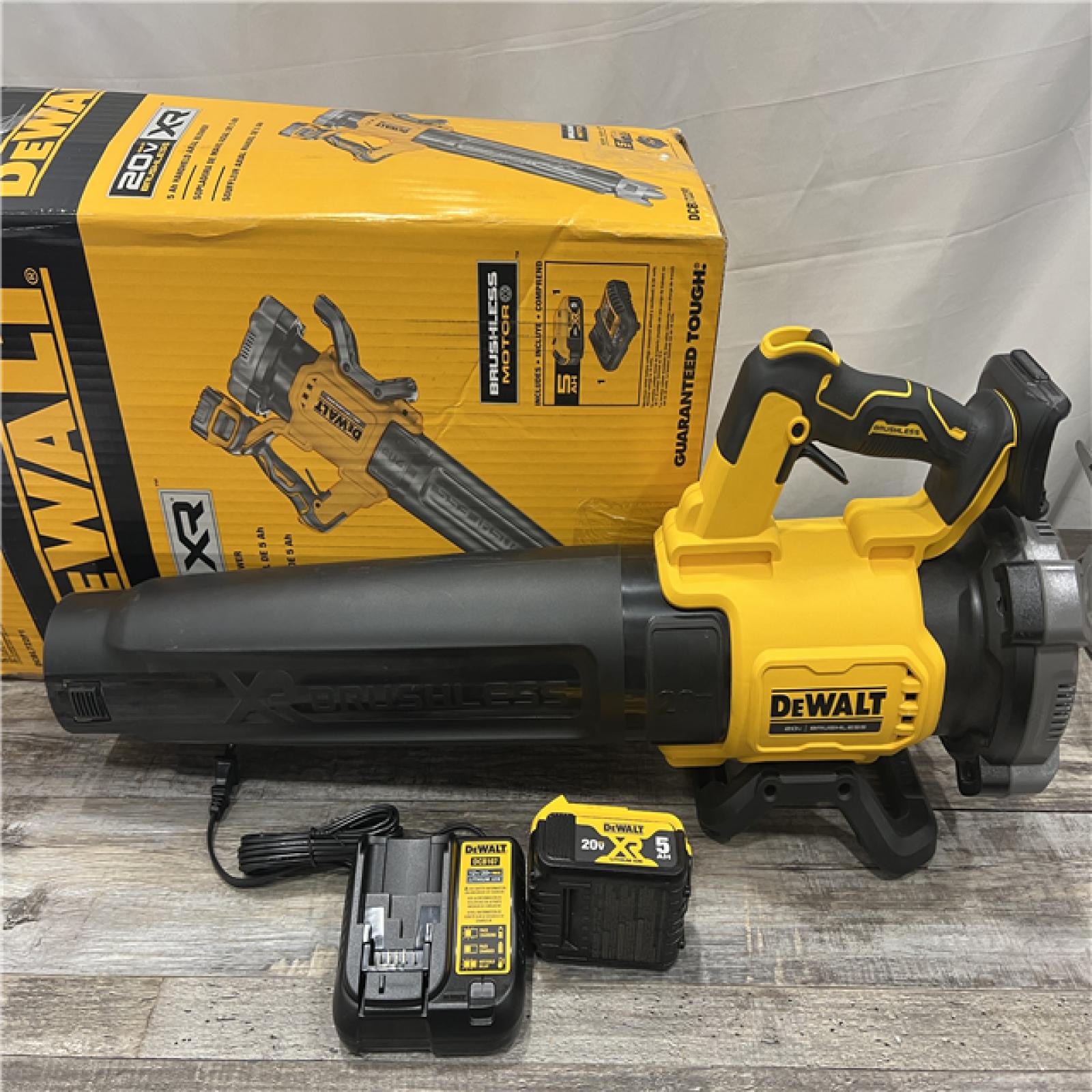 AS-IS DeWalt Brushless Cordless Battery Powered Handheld Leaf Blower KIT