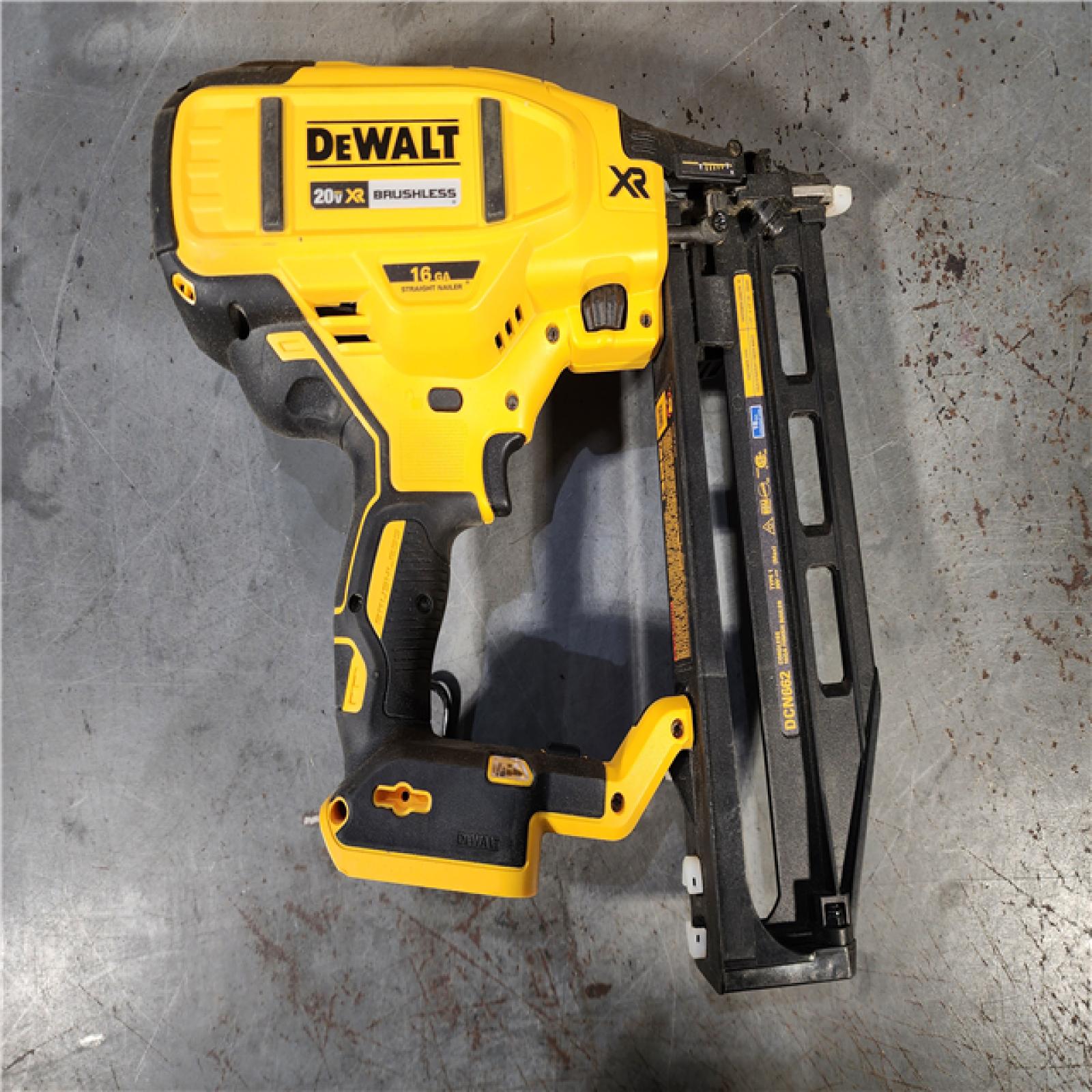 HOUSTON LOCATION - AS-IS DEWALT 20V MAX XR 16-Gauge Lithium-Ion Cordless Finish Nailer (Tool Only)