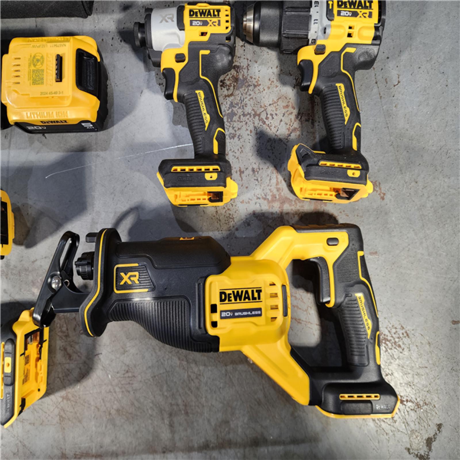 HOUSTON LOCATION - AS-IS DEWALT 20V 6-TOOL COMBO KIT