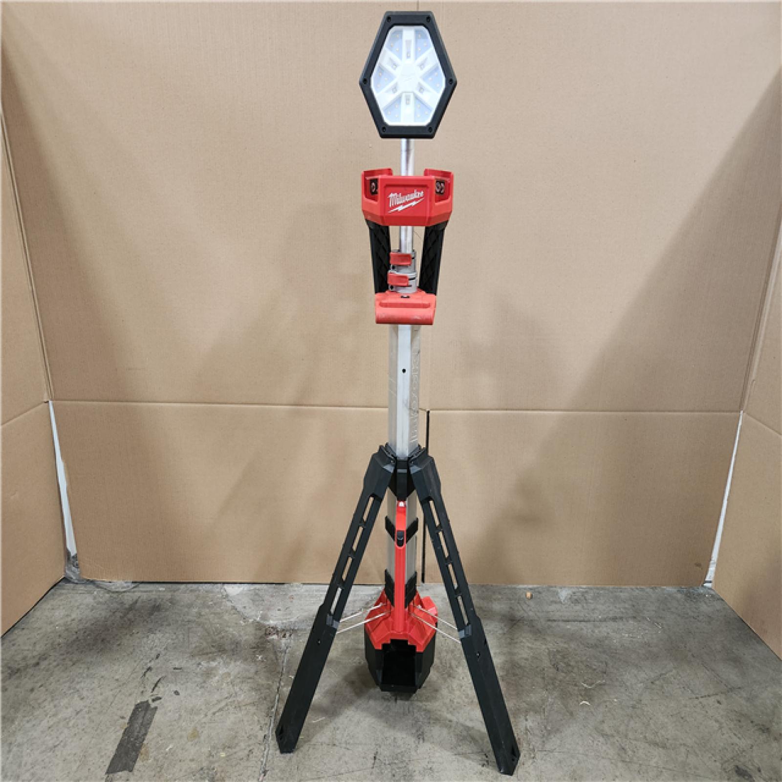 Phoenix Location Milwaukee M18 18-Volt Lithium-Ion Cordless Rocket Dual Power Tower Light (Tool-Only)