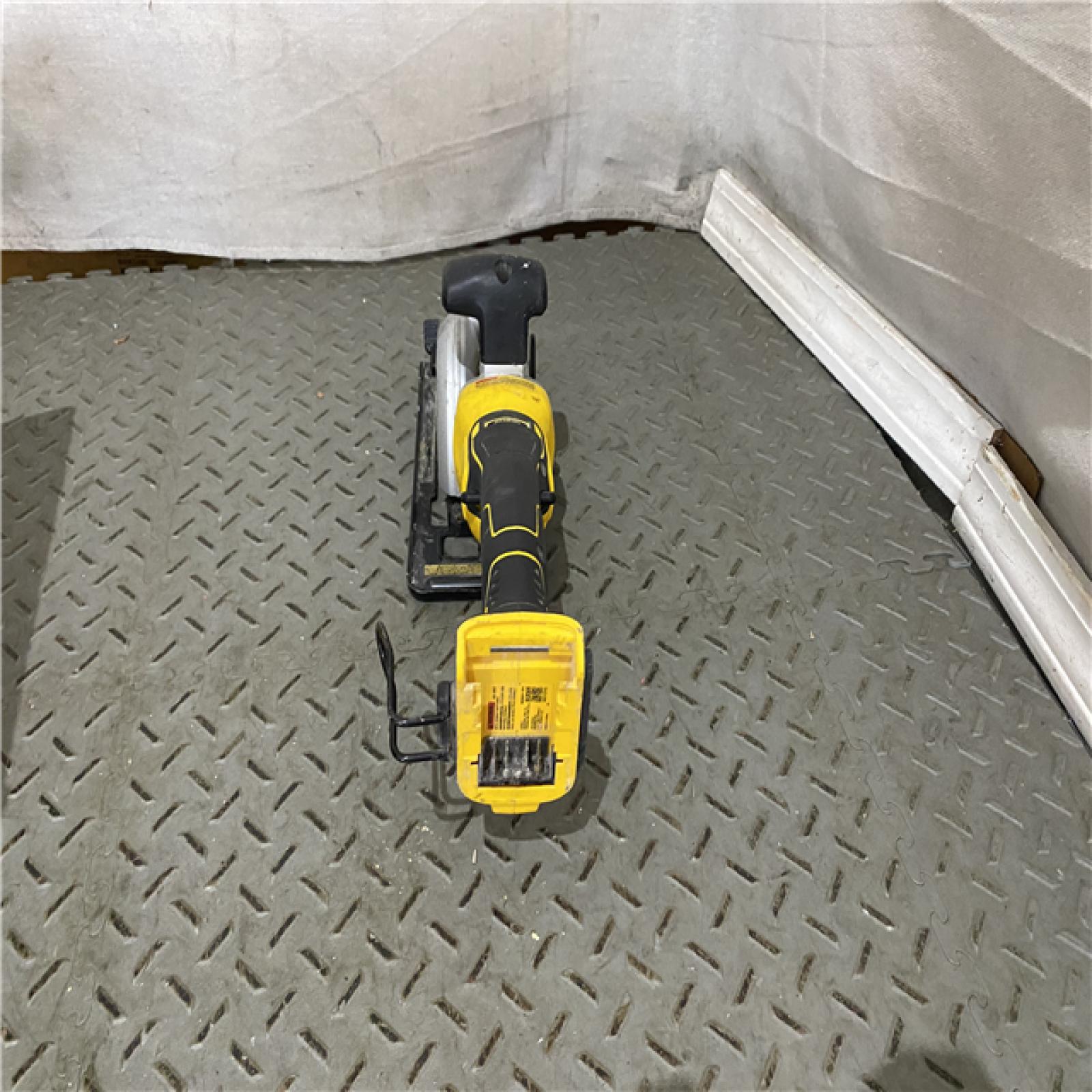 Houston location AS-IS DEWALT ATOMIC 20V MAX Cordless Brushless 4-1/2 in. Circular Saw (Tool Only)