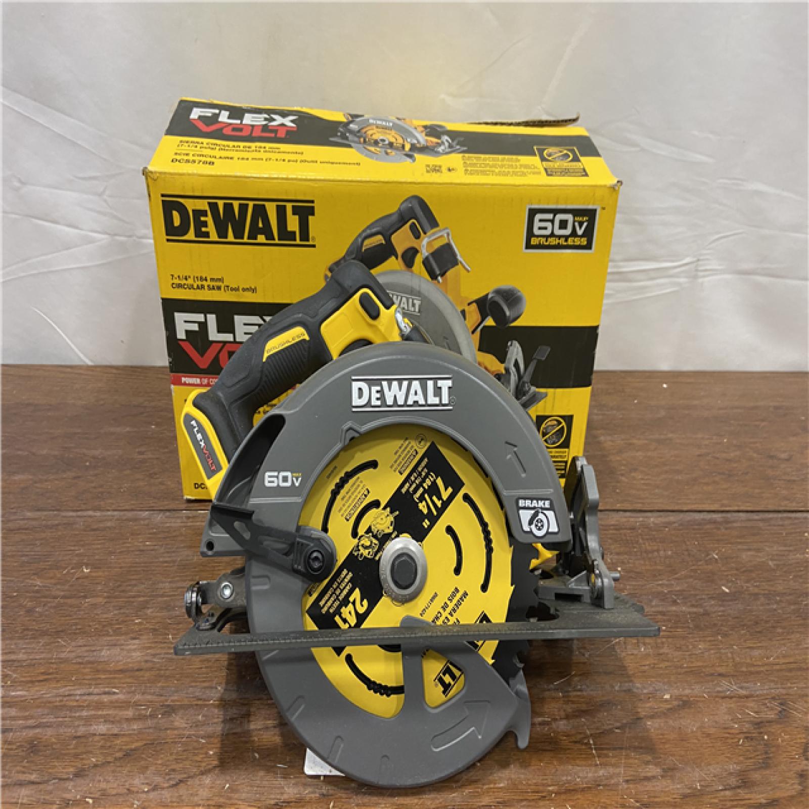 AS-IS DeWALT Flexvolt Max 7-1/4  60V Brushless Circular Saw DCS578B (Bare Tool)