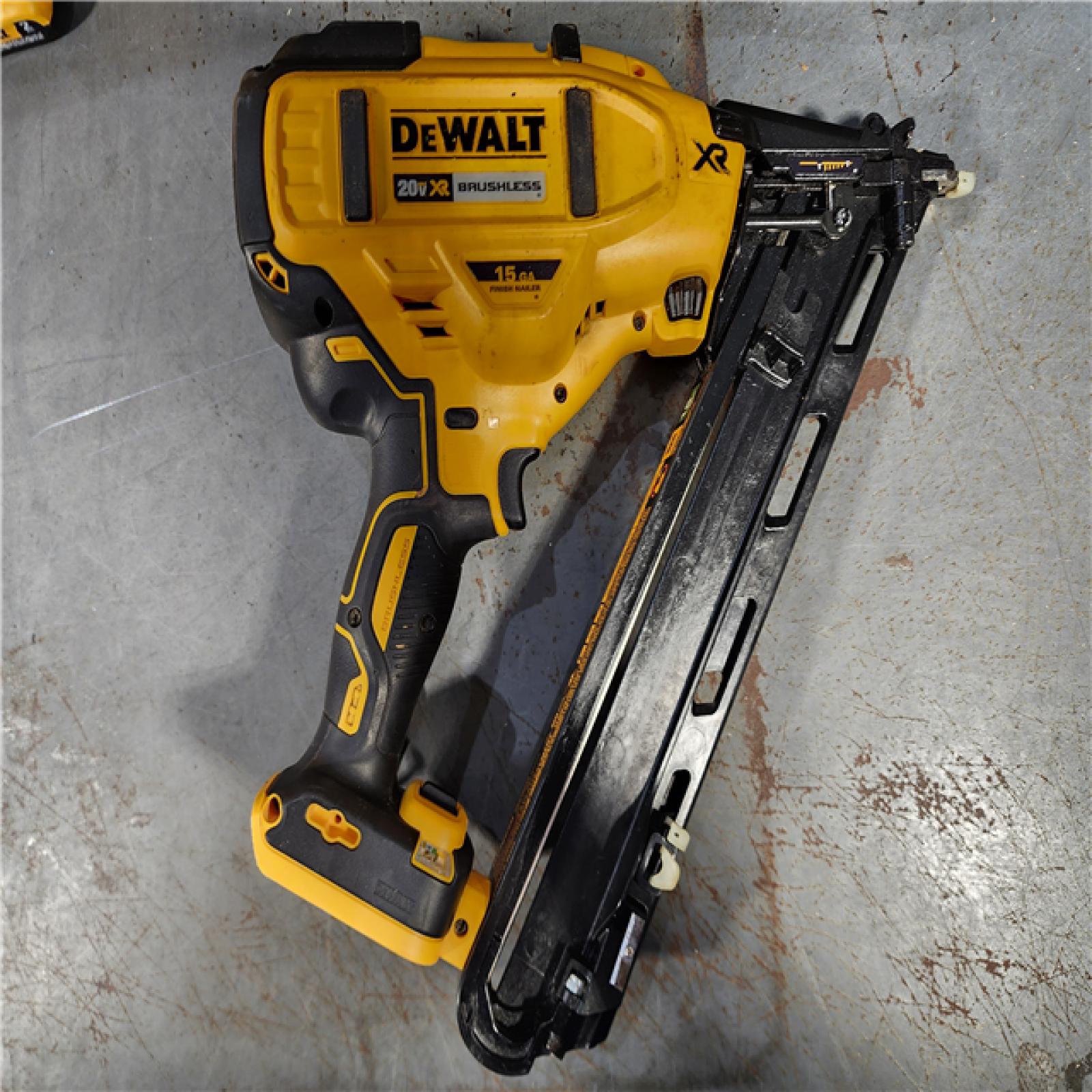 HOUSTON LOCATION - AS-IS DEWALT 20V MAX XR 15 Ga. Cordless 34 Deg Nailer 20 V