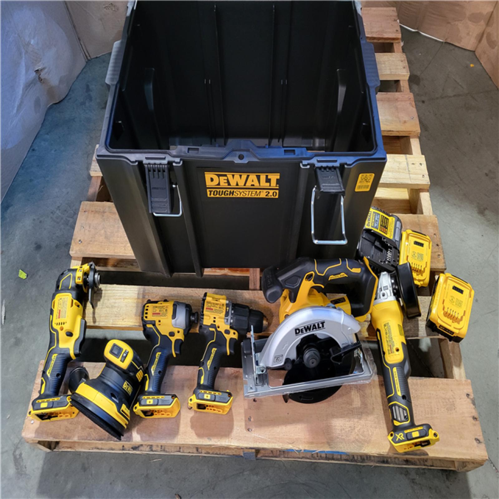 CALIFORNIA NEW DEWALT BRUSHLESS 6-TOOL COMBO KIT WITH TOUGHSYSTEM 2.0 (2 BATTERIES AND CHARGER INCLUDED)