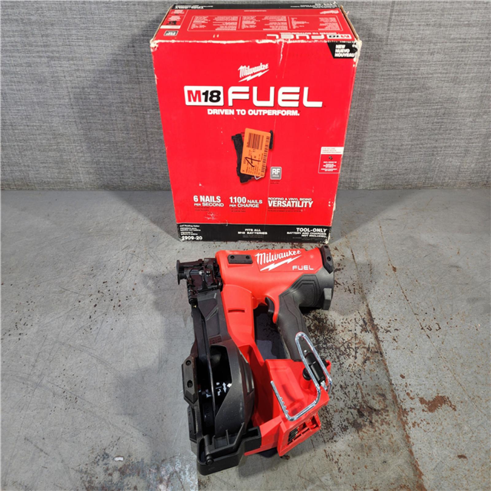 HOUSTON LOCATION - AS-IS (APPEARS LIKE NEW) M18 FUEL 18-Volt Lithium-Ion Brushless Cordless Coil Roofing Nailer (Tool Only)