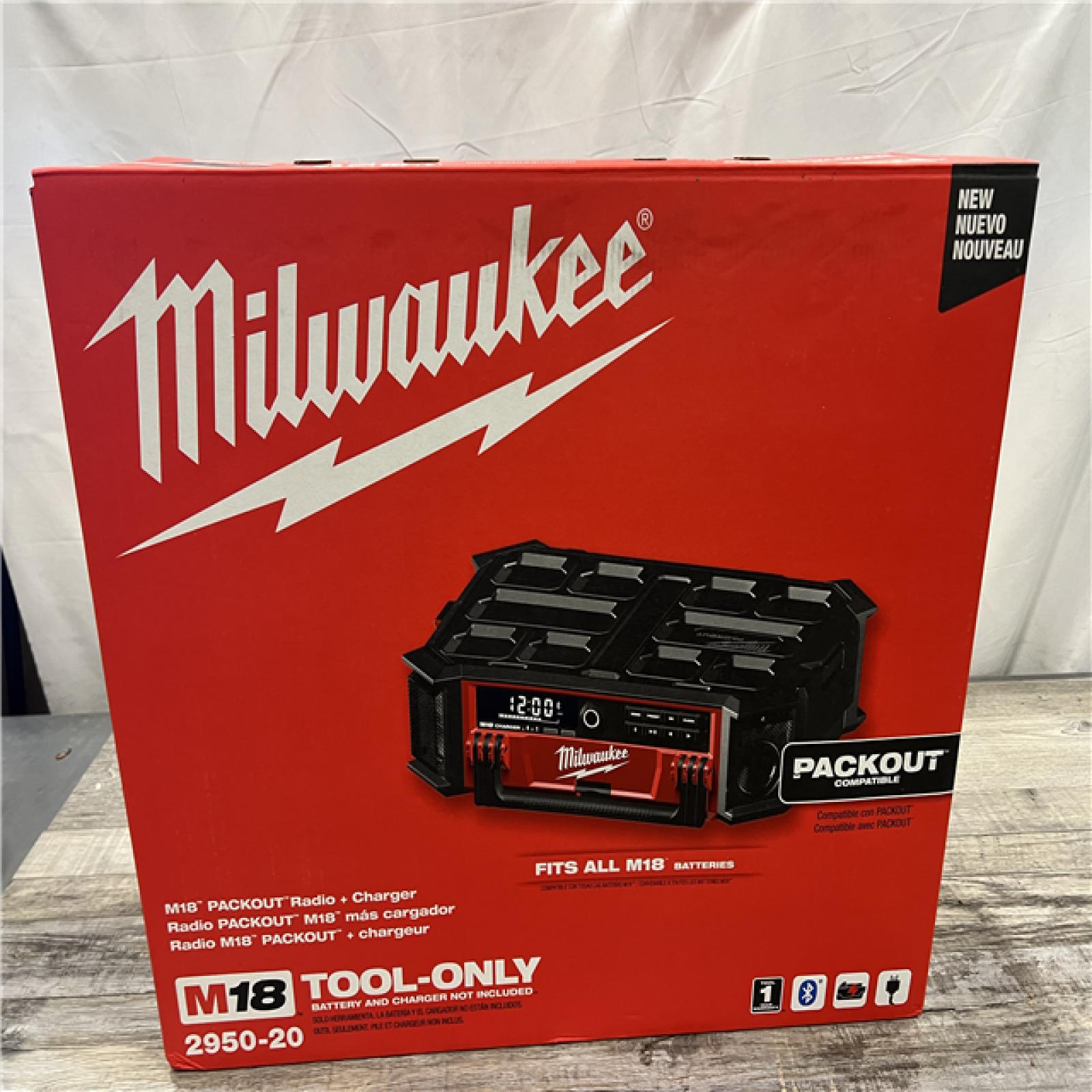 NEW Milwaukee 2950-20 18V M18 PACKOUT Lithium-Ion Cordless Radio + Charger (Tool Only)